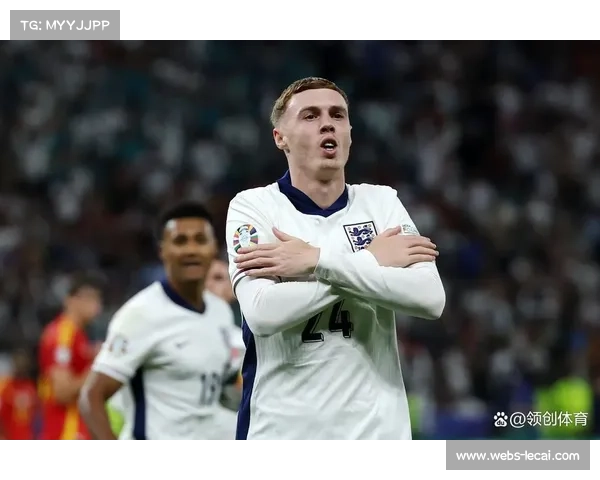 切尔西球迷主场高歌致敬帕尔默，英格兰新星点射稳居射手榜前列